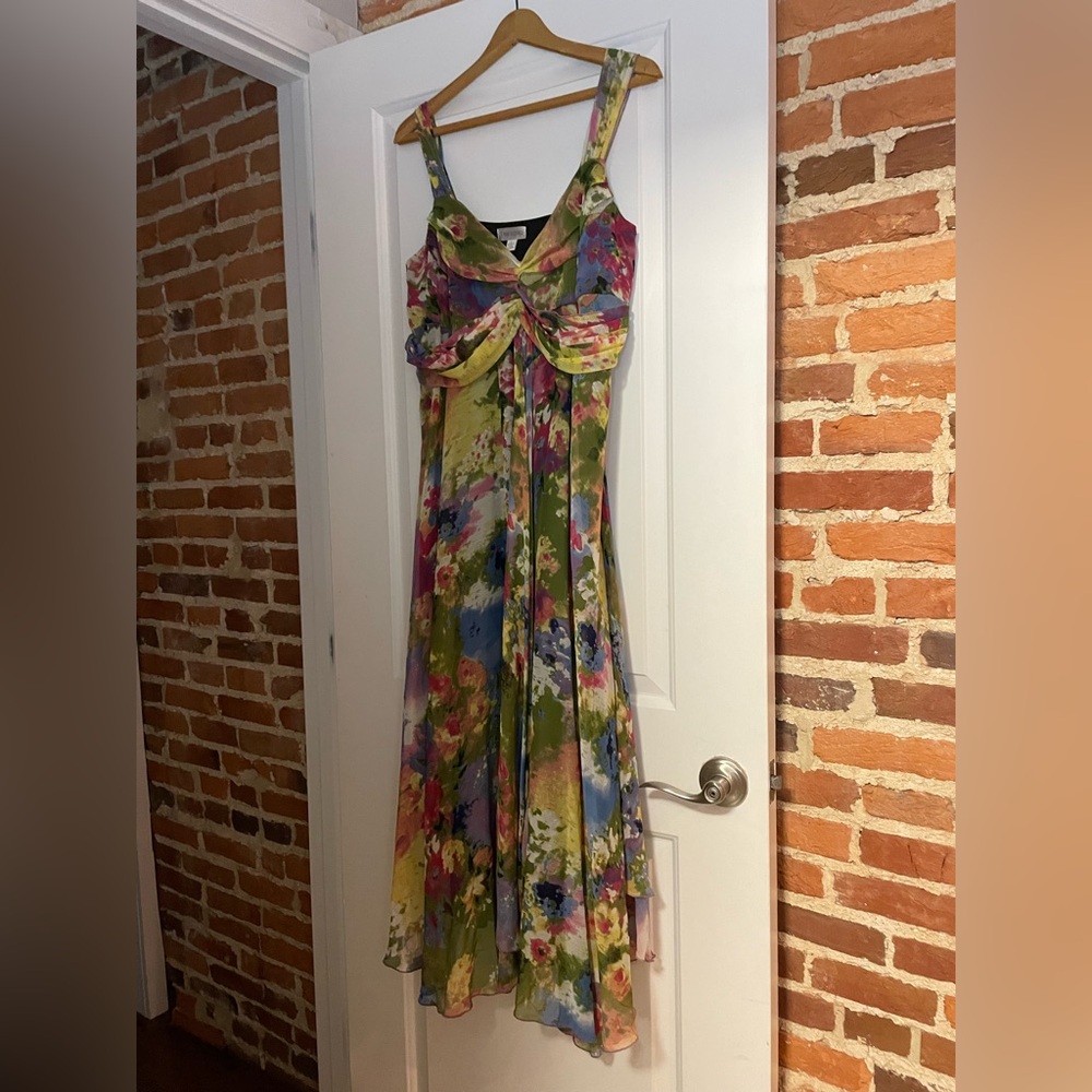 Anne Giorgio: Floral Multicolor V-Neck Maxi Dress. Women’s Size Large